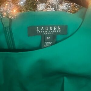 Size 8Petite *Just in time for the holidays! 🎄